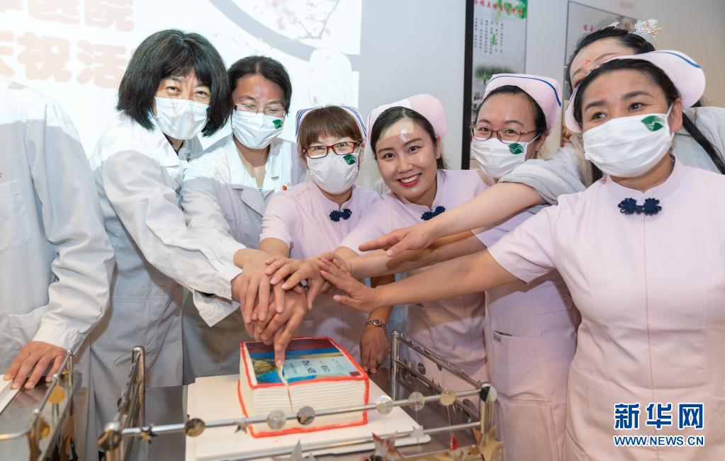 国际护士节:白衣天使展风采