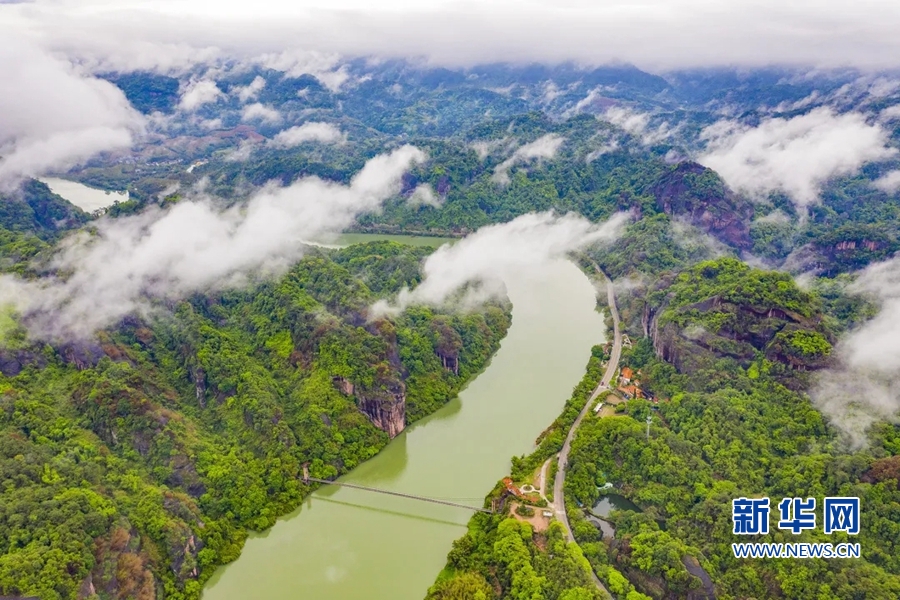 沿着高速看中国丨福银高速:山海相连寻根路