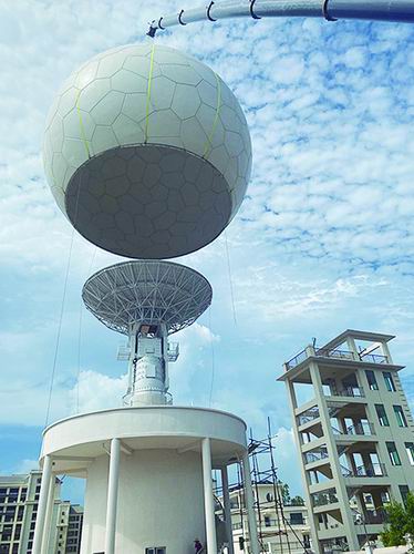 为卫星数据接收天线戴顶“帽子”