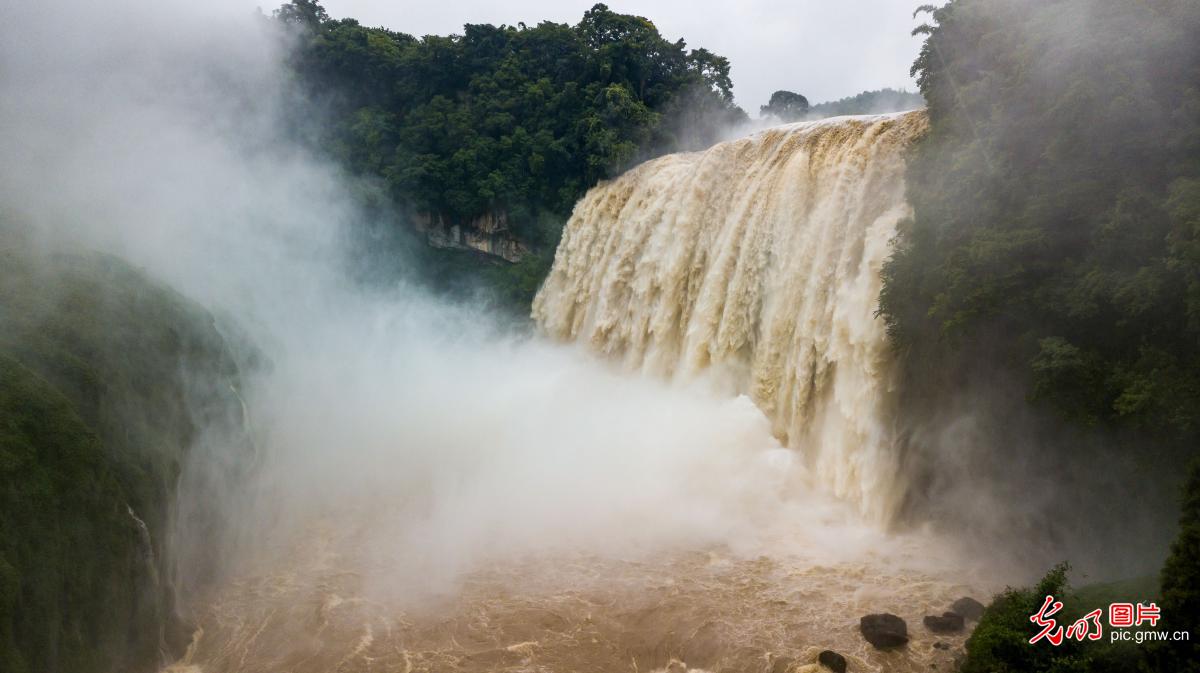 Scenery of the Huangguoshu Waterfall in SW China's Guizhou Province