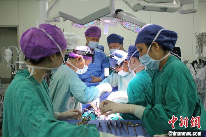世界首例“无缺血”心脏移植术在广州完成