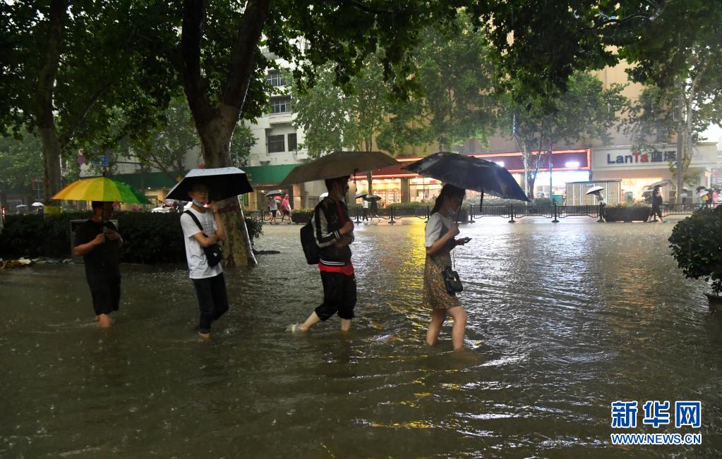 郑州遭遇历史极值暴雨
