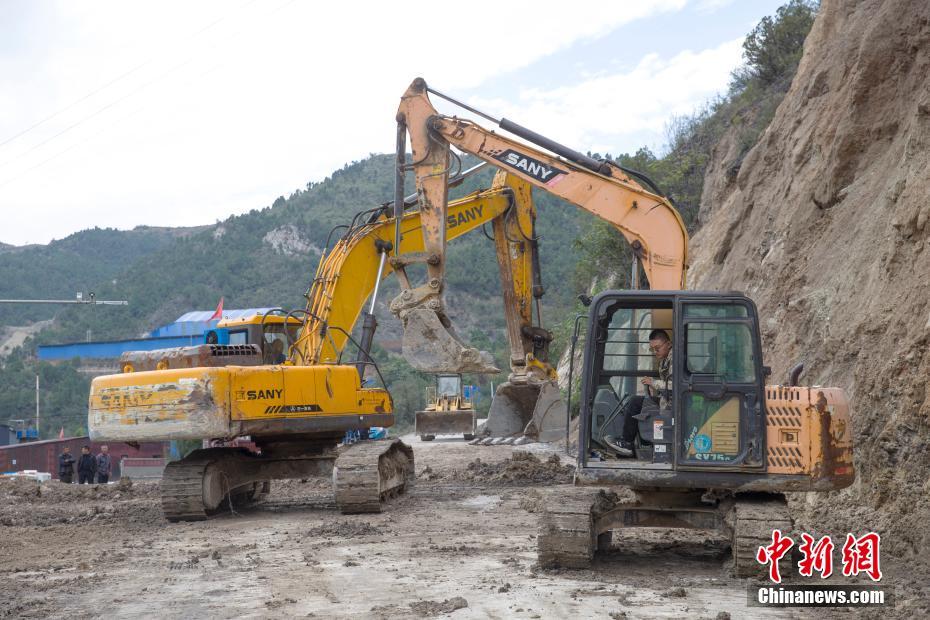 山西灵石：降雨量破极值 当地排洪抢险