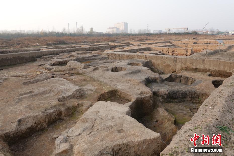 镐京遗址发现西周时期排水管道及道路遗迹