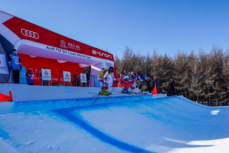 自由式滑雪障碍追逐世界杯落幕 张家口赛区首次进行带观众测试