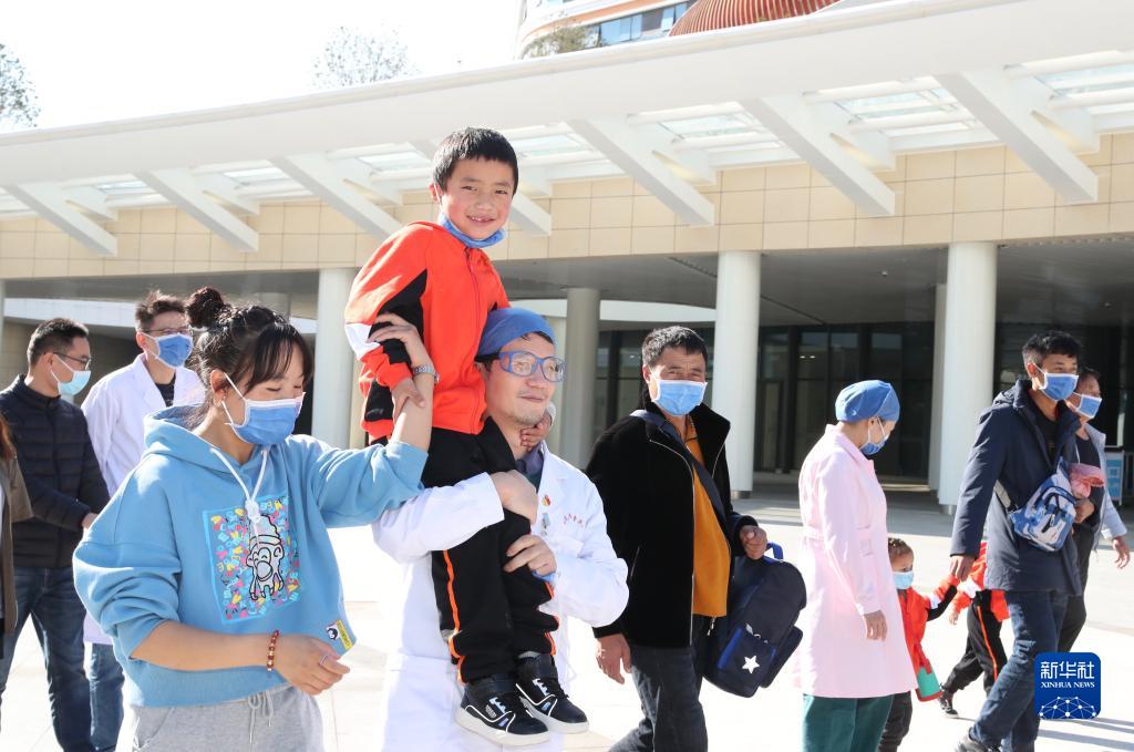 九名藏族儿童在福州重获“心”生