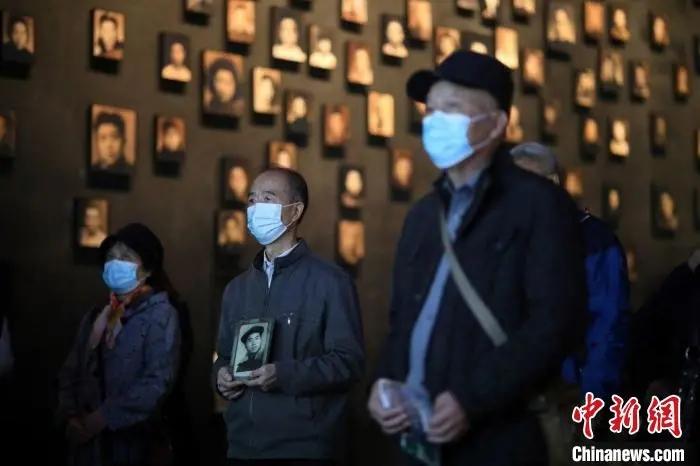 如果能穿越，多想抱紧战火中的你们......