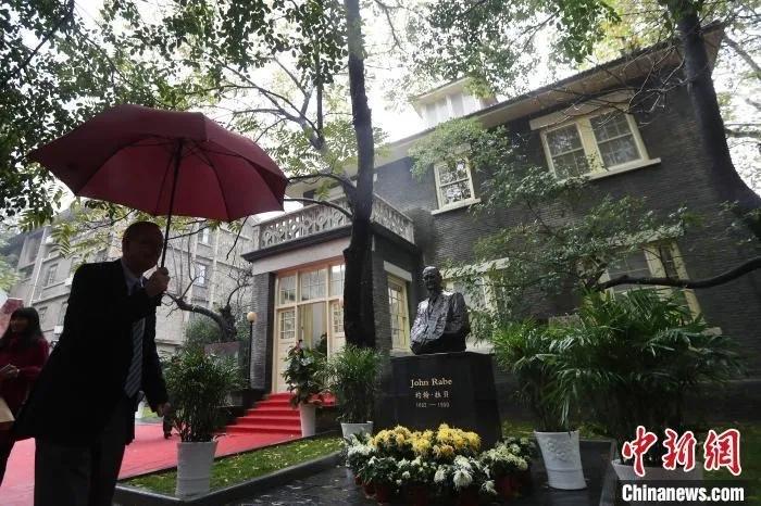 如果能穿越，多想抱紧战火中的你们......