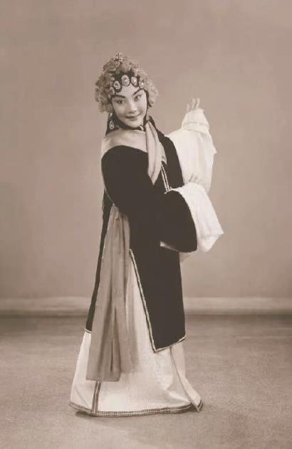 由来已久的“封箱戏”与“开箱戏”梨园行的“贺岁剧” 由来已久的“封箱戏”与“开箱戏”梨园行的“贺岁剧”