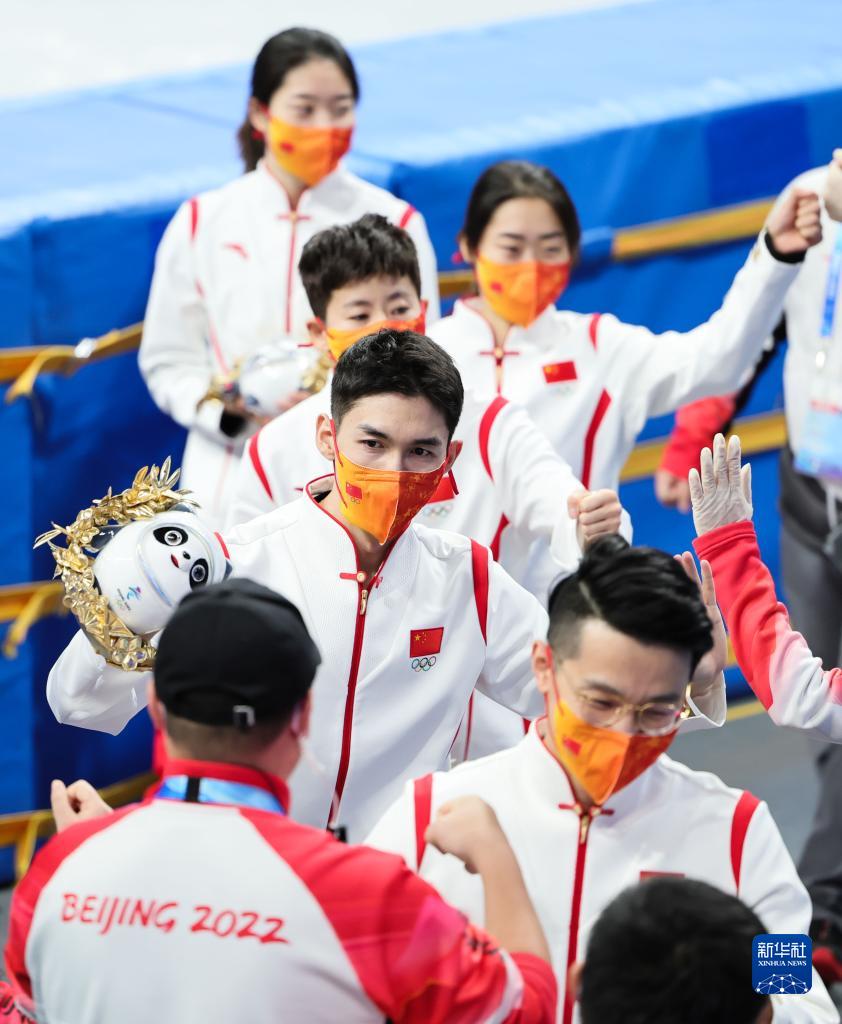 短道速滑混合团体接力决赛:中国队夺冠