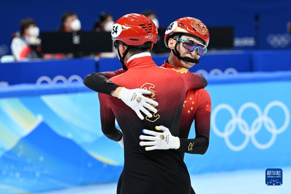 短道速滑混合团体接力决赛:中国队夺冠