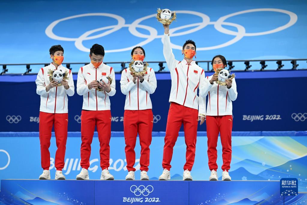 短道速滑混合团体接力决赛:中国队夺冠