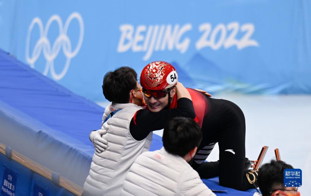 短道速滑混合团体接力决赛:中国队夺冠