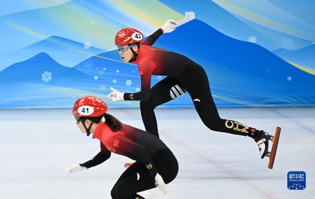 短道速滑混合团体接力决赛:中国队夺冠