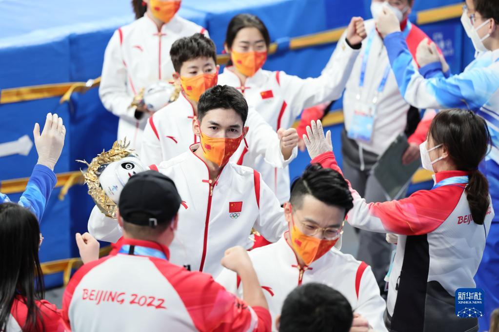 短道速滑混合团体接力决赛:中国队夺冠