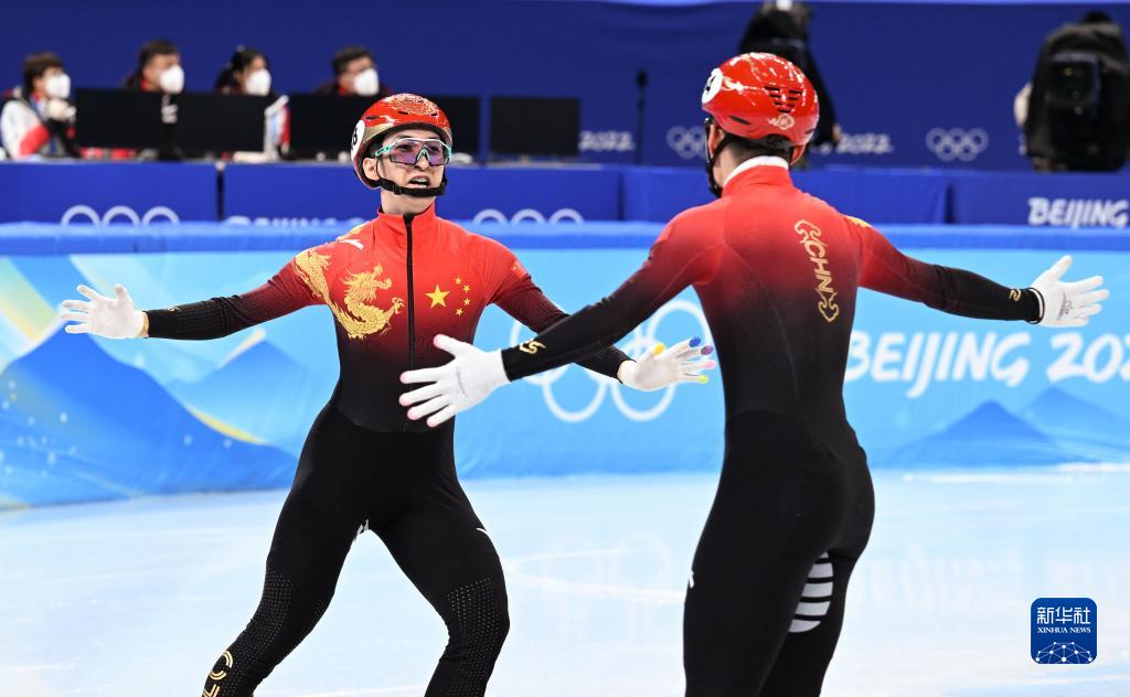 短道速滑混合团体接力决赛:中国队夺冠