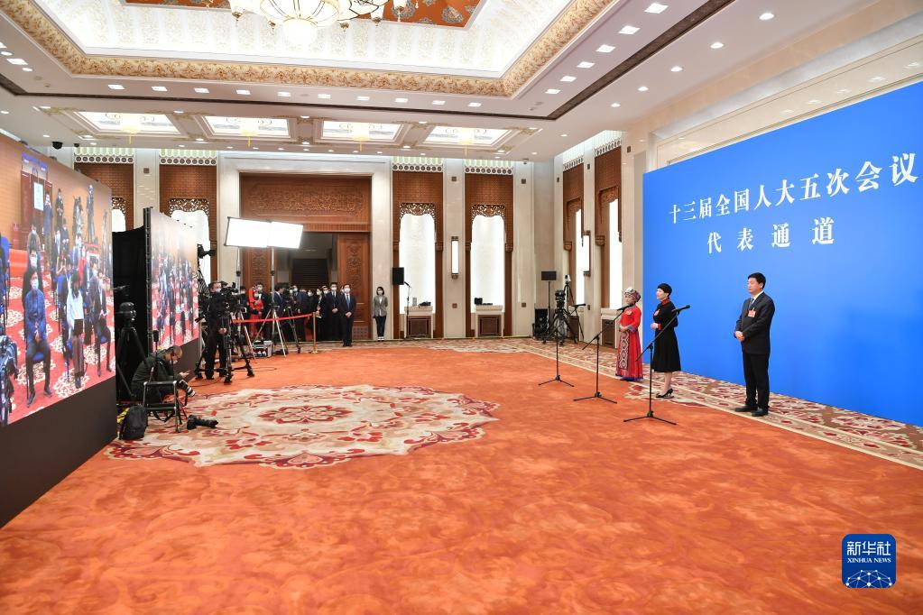 聚焦“代表通道”