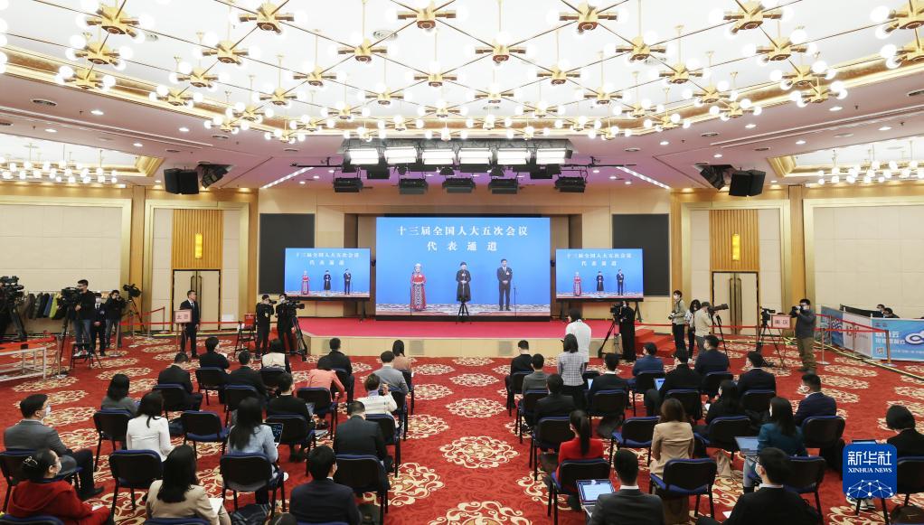 聚焦“代表通道”