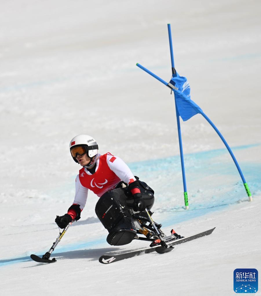 残奥高山滑雪男子大回转：中国队最小选手创造最大惊喜