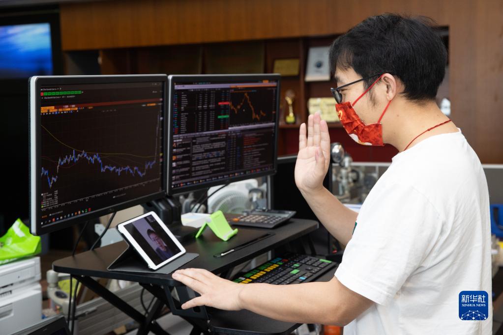 青春在坚守中绽放