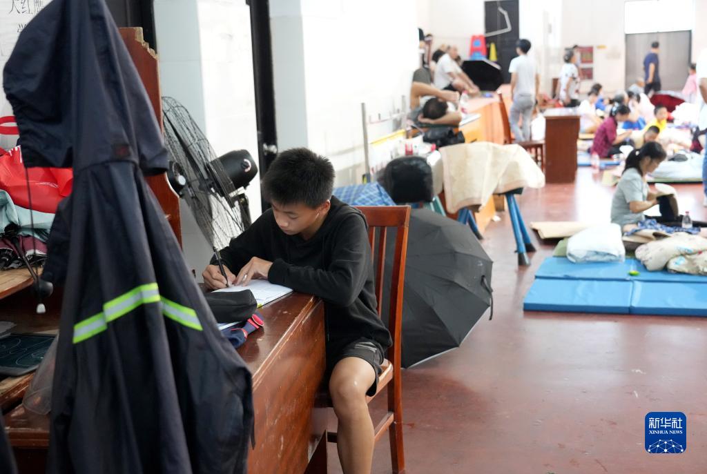 新华全媒＋丨浙江江苏等地积极应对台风“梅花”