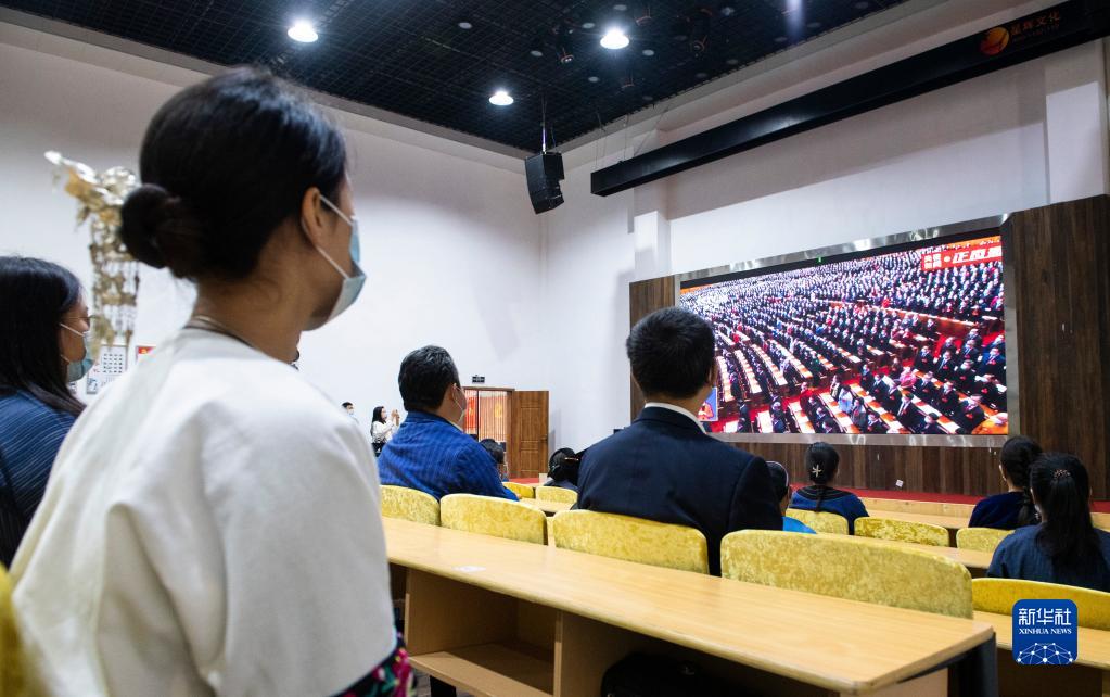 奋进！在伟大复兴的新征程上——党的二十大报告在各地干部群众中引起强烈反响