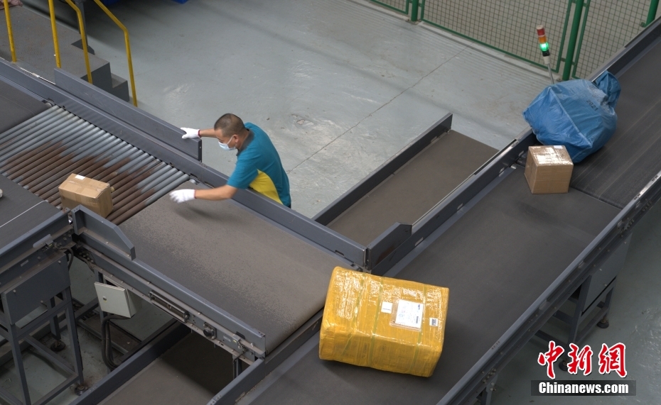 浙江义乌“双十一”进出口商品收发两旺