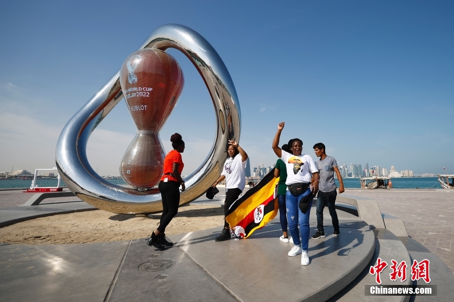 卡塔尔多哈街头世界杯氛围浓厚