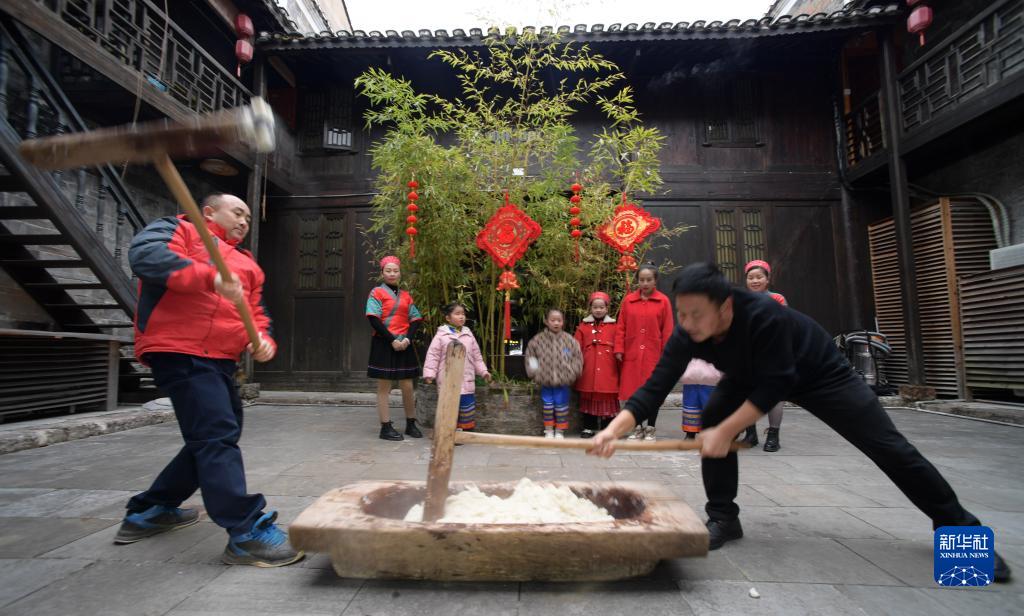 新春走基层丨贵州黄平:古镇糍粑飘香迎新春