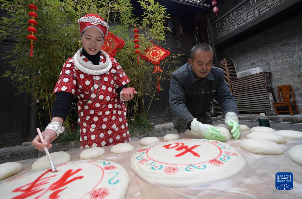 新春走基层丨贵州黄平:古镇糍粑飘香迎新春