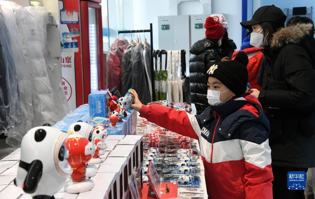 镜头里的中国年：年味浓 消费旺