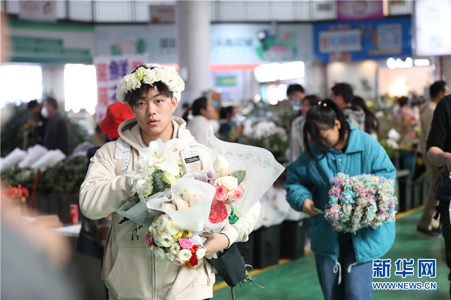 云南昆明：“亚洲花都”消费市场持续升温