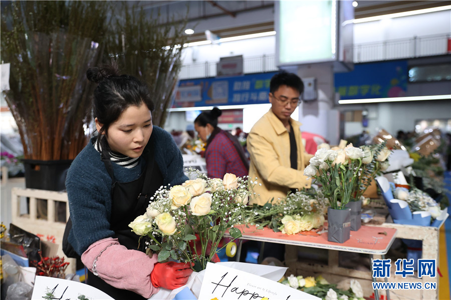 云南昆明：“亚洲花都”消费市场持续升温