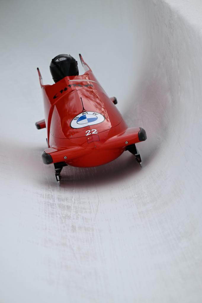 打磨那百分之一的速度——专访首个登上雪车世界杯领奖台的中国运动员应清