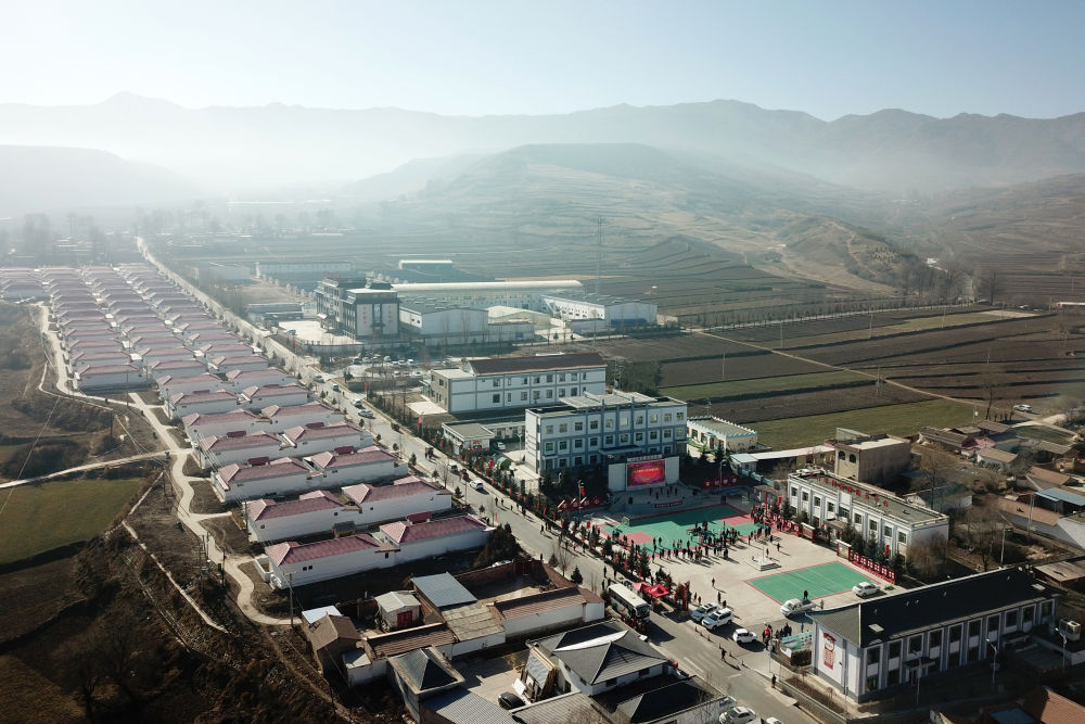 中国两会凝聚现代化远征的共识与力量