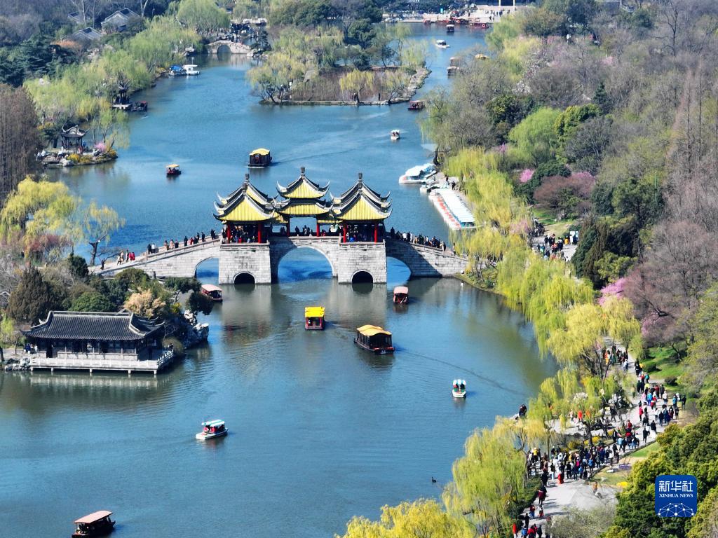 诗意中国——万条垂下绿丝绦