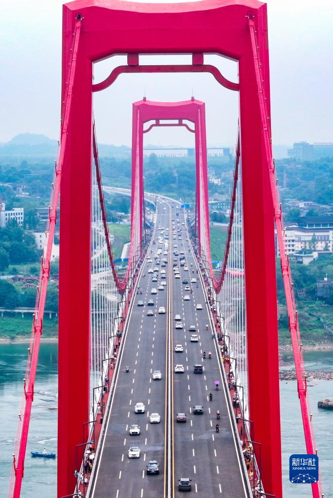四川泸州长江二桥建成通车