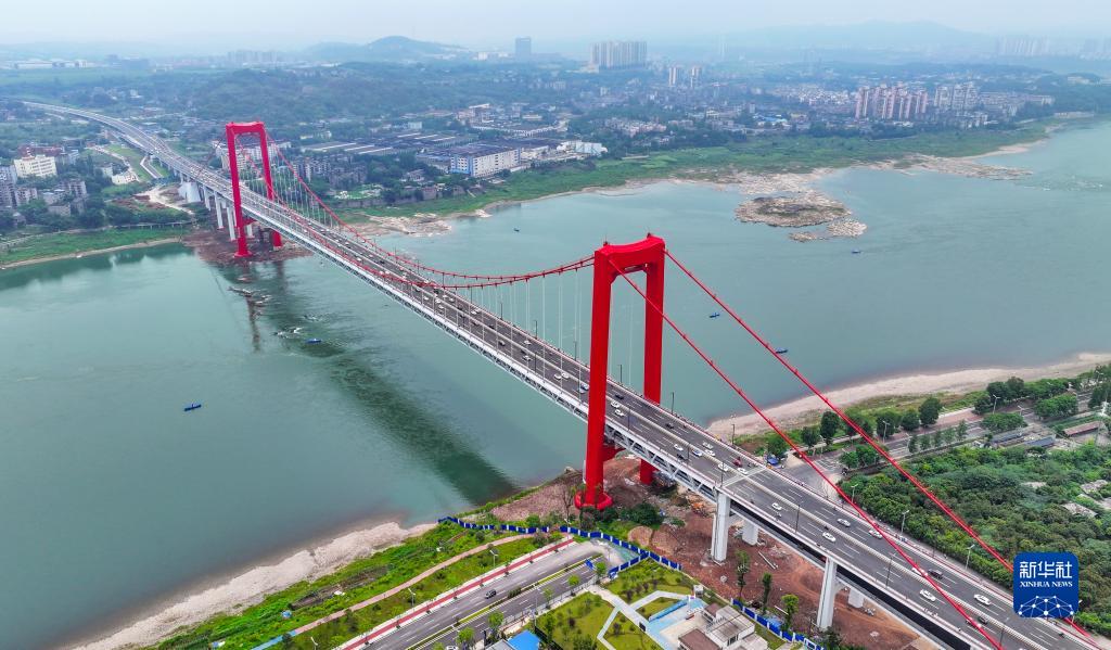四川泸州长江二桥建成通车