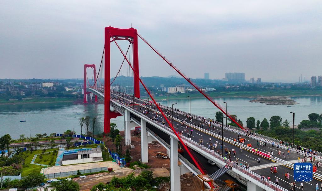 四川泸州长江二桥建成通车