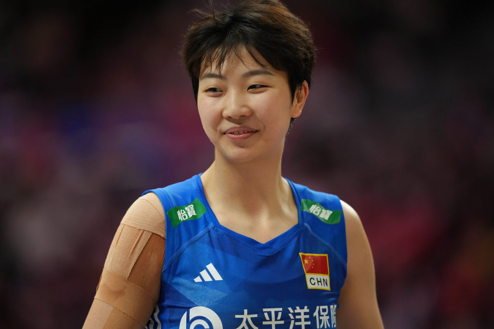 女排精神，在低谷中绽放光芒