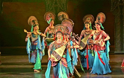 沉浸式文旅：身临其境“触摸”风景