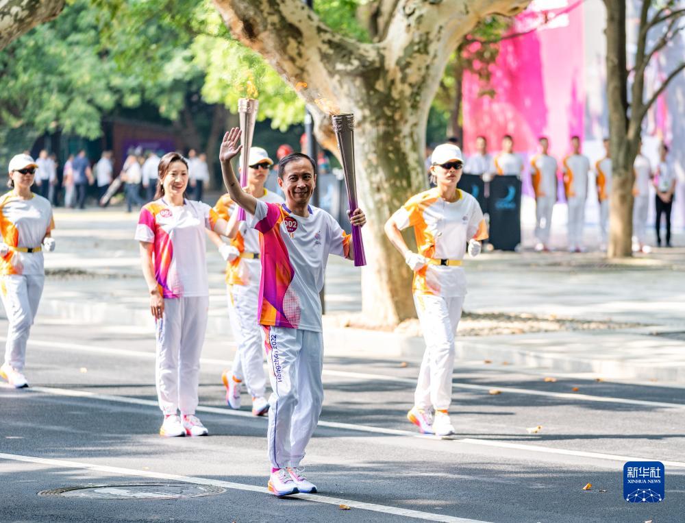 杭州亚运会火炬传递启动