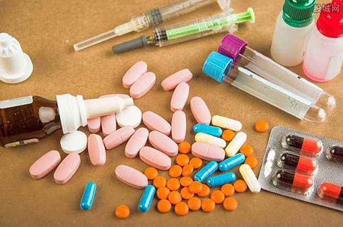 医生提醒：给老人备药别剪成单片装