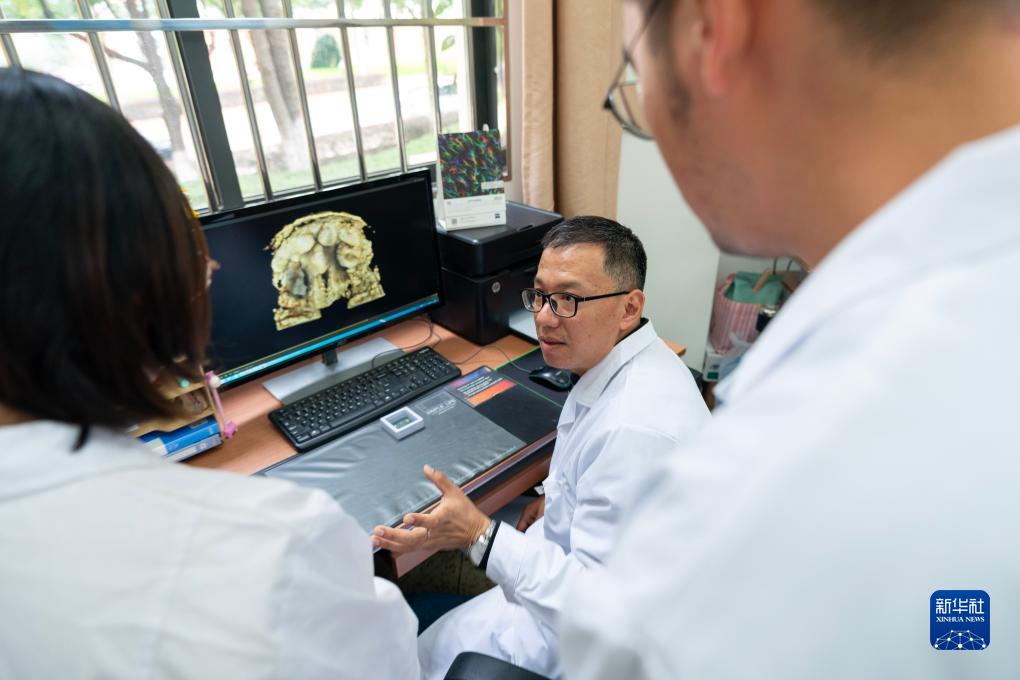 拍张CT,看一下5亿多年前的化石长啥样!