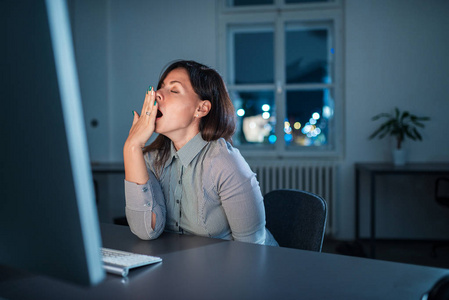 突然失眠0R嗜睡 或许是这些药闹的