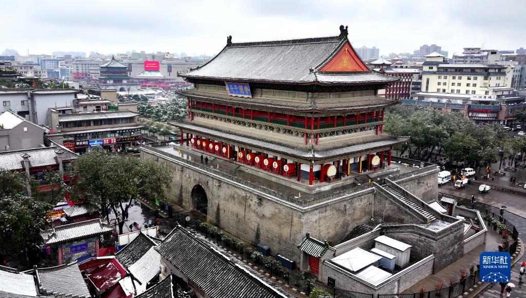 古都西安初冬迎初雪