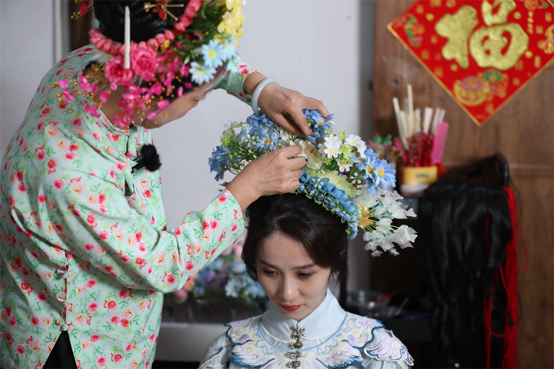 泉州蟳埔：风随海潮涌 花开四季簪
