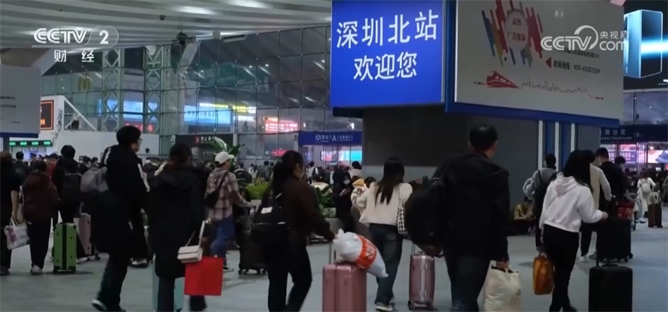 从铁路到公路、从优服务到解难题 多措并举“温暖”春运回家旅途