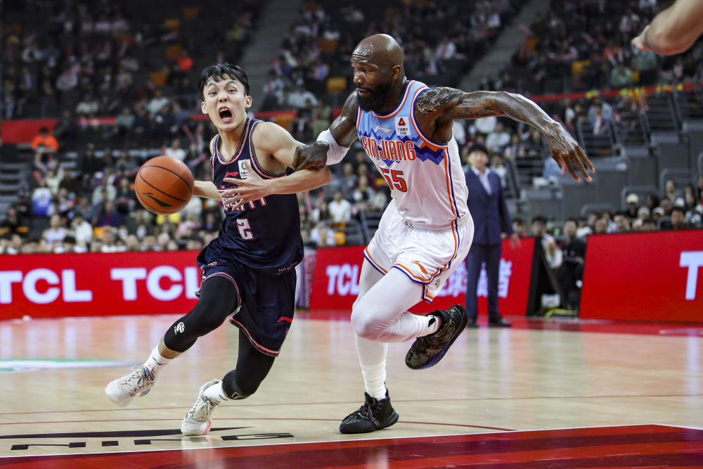 个子小就要更加快、准、稳——专访广东男篮后卫徐杰