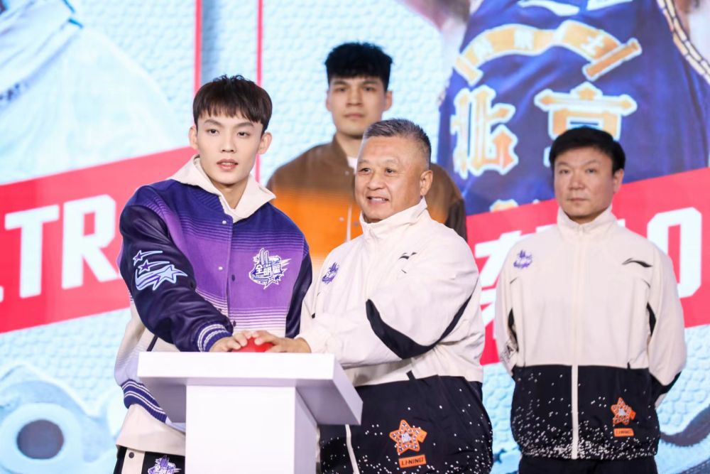 个子小就要更加快、准、稳——专访广东男篮后卫徐杰